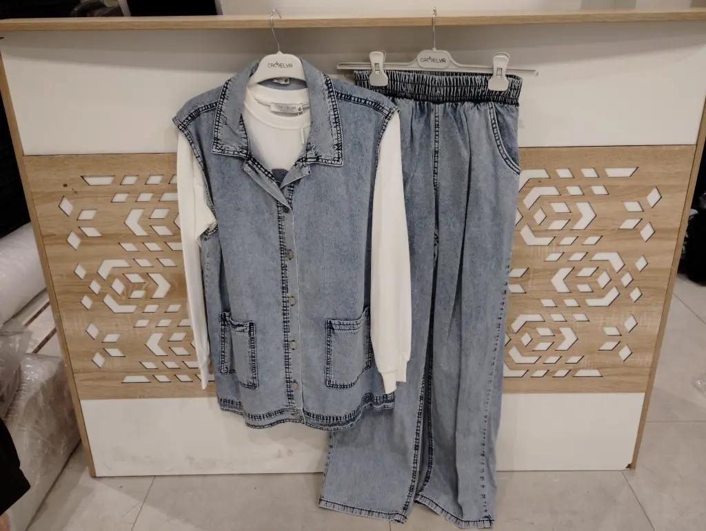 [869-10587-38] Three Piece Jeans Tracksuit Set (38)